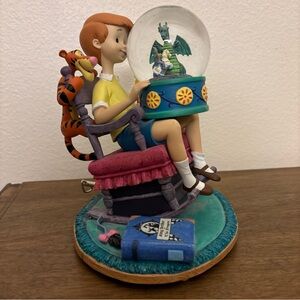 Disney Winnie The Pooh Christopher Robin King Arthur & Dragon Snow Globe musical